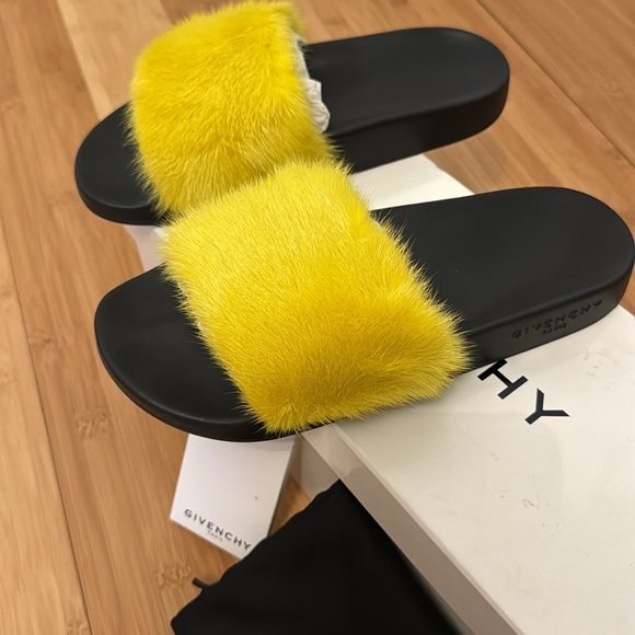 Givenchy Mink Slides - Picture 9 of 13